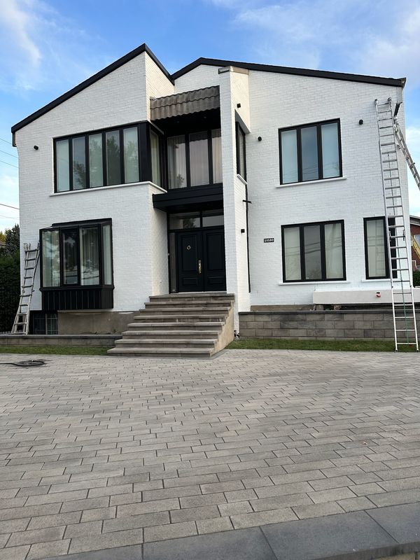 Commercial property spray painting project